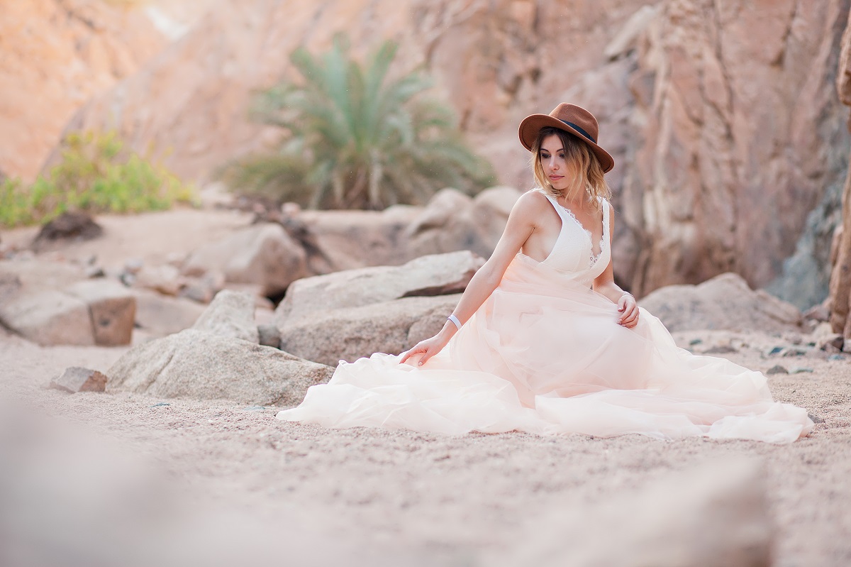 It-Is-A-Must-To-Find-A-Reliable-Wedding-Dress-Dry-Cleaning-Whether-You-Are-In-Palm-Springs-Or-Orange-County